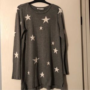Sweater, grey with white stars. sz M great for holidays.